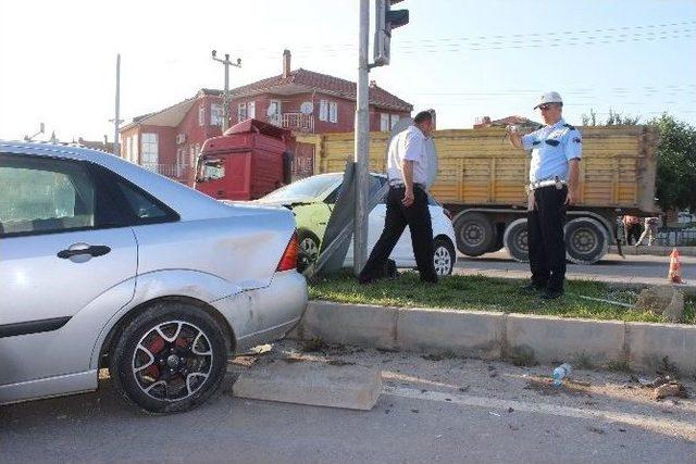 Tavşanlı’da Trafik Kazası: 2 Yaralı