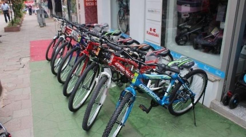 Karne Hediyesi Bisiklet, Teknolojiye Yenik D&uuml;şt&uuml;