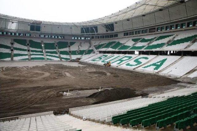 Bursa Timsah Arena’Da Sıra Çimlere Geldi