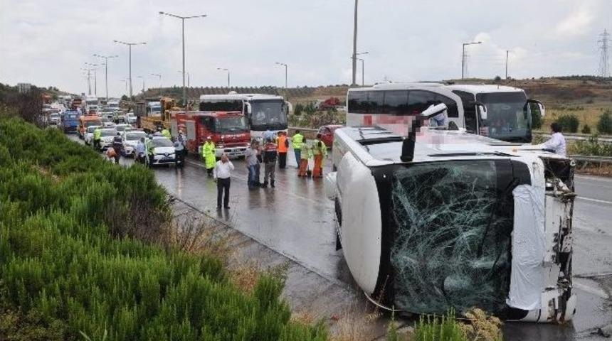 İzmir-aydın Otobanında Kaza: 46 Yaralı