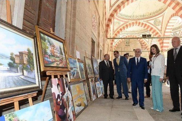 Selimiye Camii Bahçesinde Yıl Sonu Sergisi Açıldı