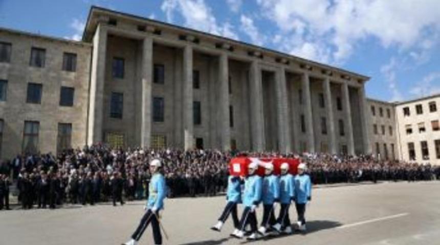Turkey Bids Farewell To Former President Demirel