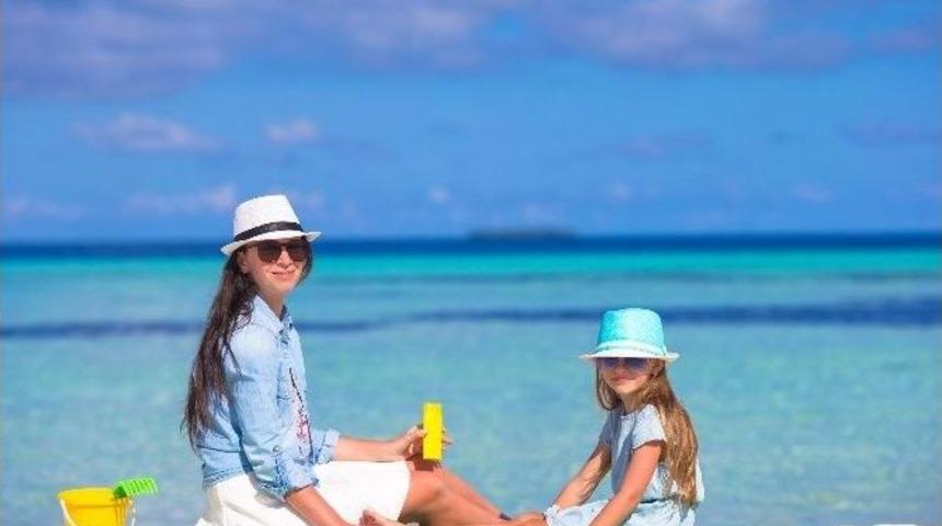 &ldquo;g&uuml;neş Koruyucunuz Olmadan Sokağa &Ccedil;ıkmayın&rdquo;