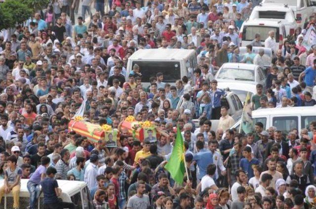 Suriye de Işid le &Ccedil;atışırken &Ouml;len 2 Ypg li Hakkari de Toprağa Verildi 1