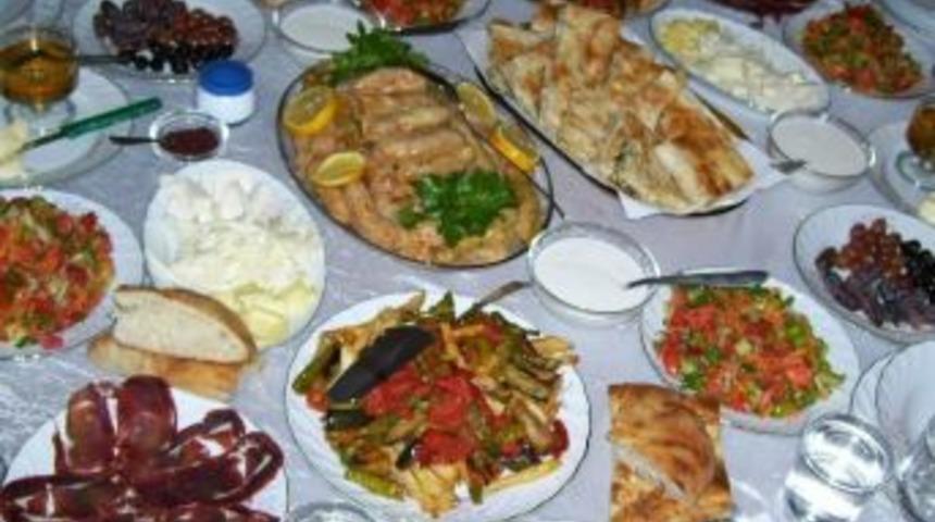 Halk Sağlığı M&uuml;d&uuml;rl&uuml;ğ&uuml;&rsquo;nden Ramazan&rsquo;da Beslenme Uyarısı