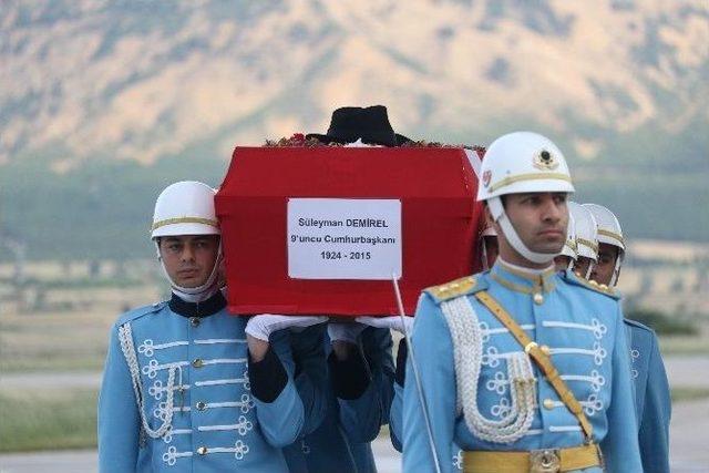 Demirel&rsquo;in Cenazesi Memleketinde 1