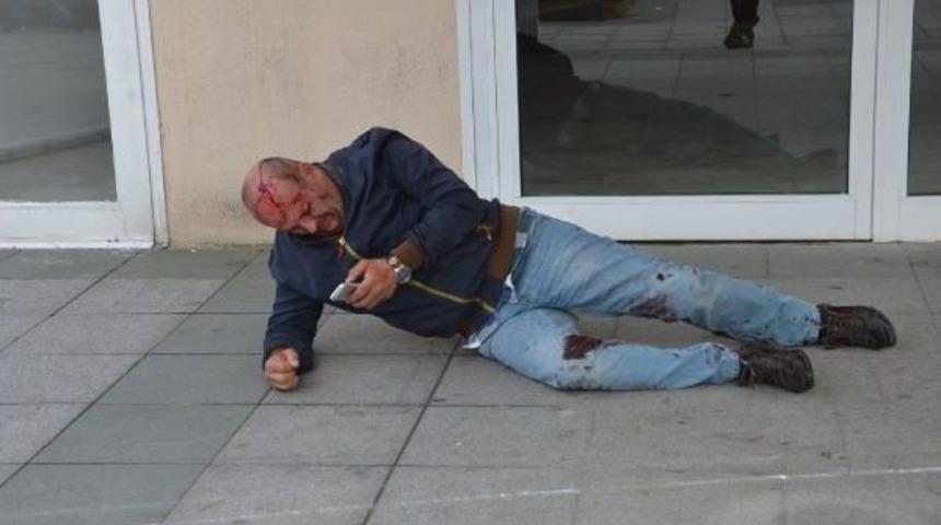 Şişli Evlendirme Dairesinin Fotoğraf&ccedil;ısı, Otopark&ccedil;ıyı Ayağından Vurdu