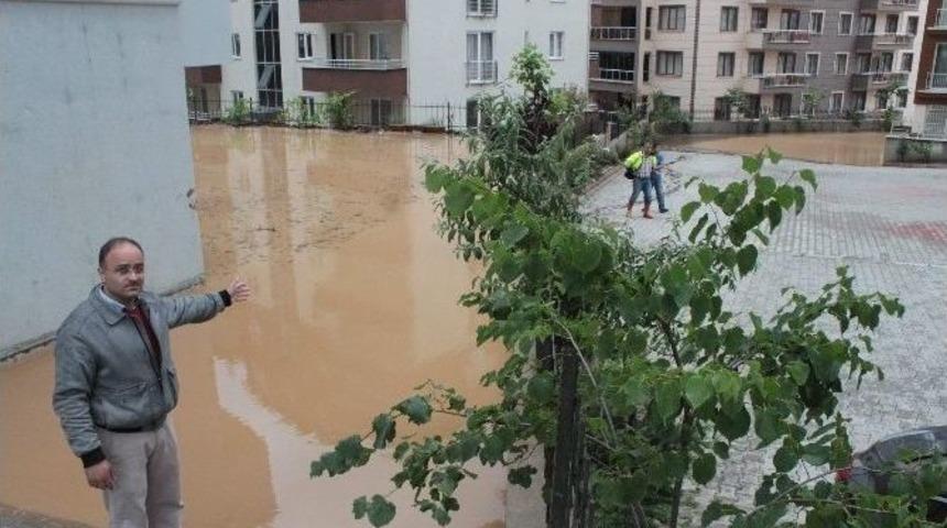 Dere Yatağı Taştı, Evleri Su Bastı