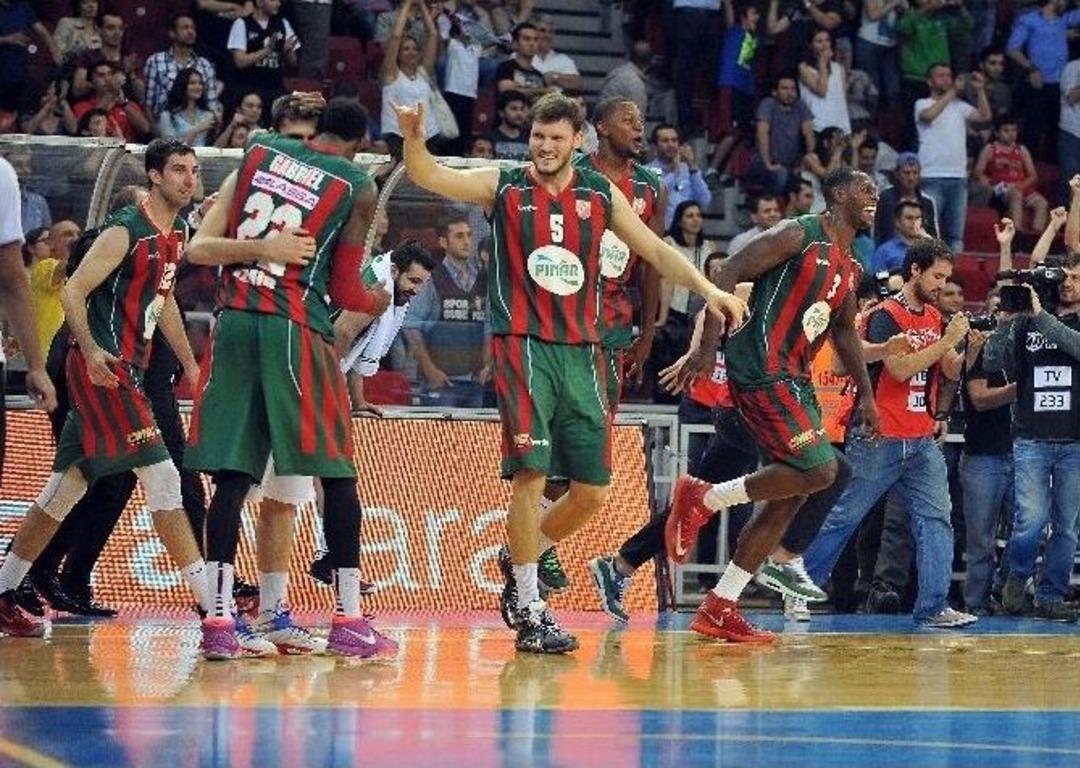 Şampiyon Pınar Karşıyaka Kupasını Aldı