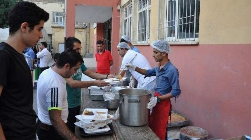 &Ccedil;adırda İftarlarını A&ccedil;tılar