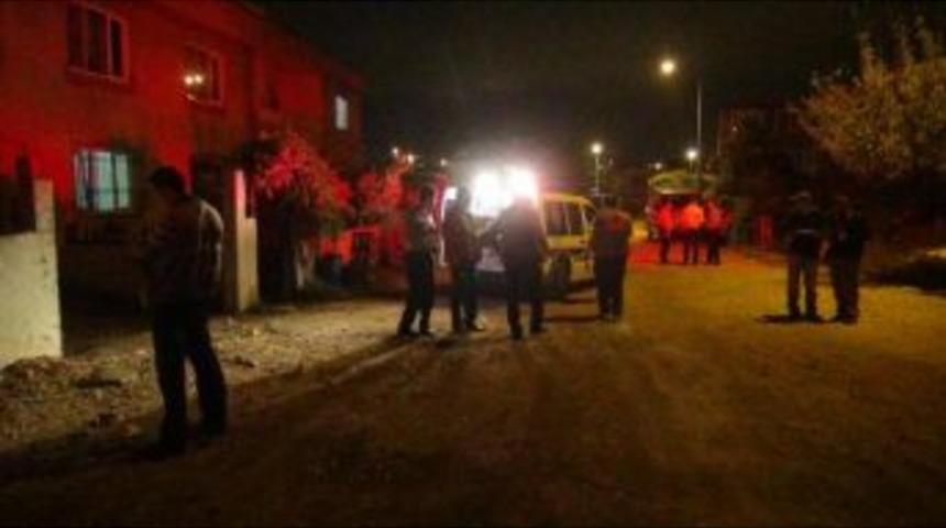 Boşanmak &Uuml;zere Olan Kız Kardeşinin Eşyalarını Almaya Gitti, Eniştesini Vurdu