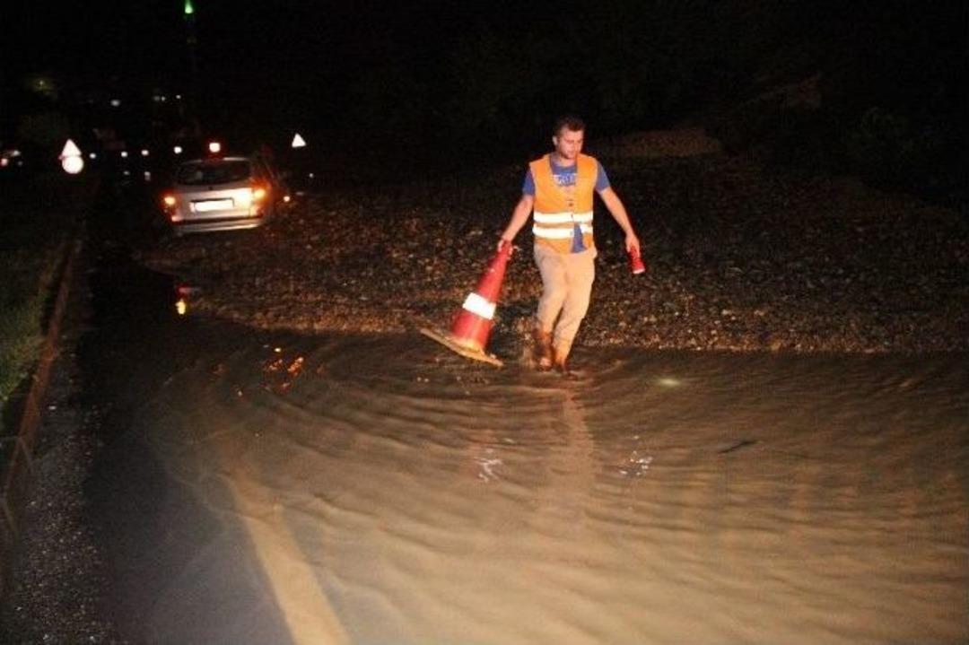 Zonguldak-istanbul Yolunda Heyelan