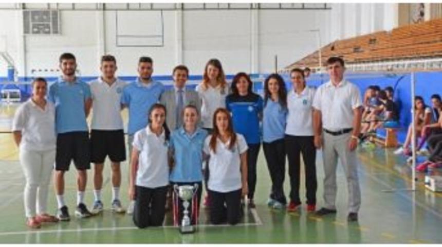 Uludağ &Uuml;niversitesi Badminton Takımı Polonya Yolcusu