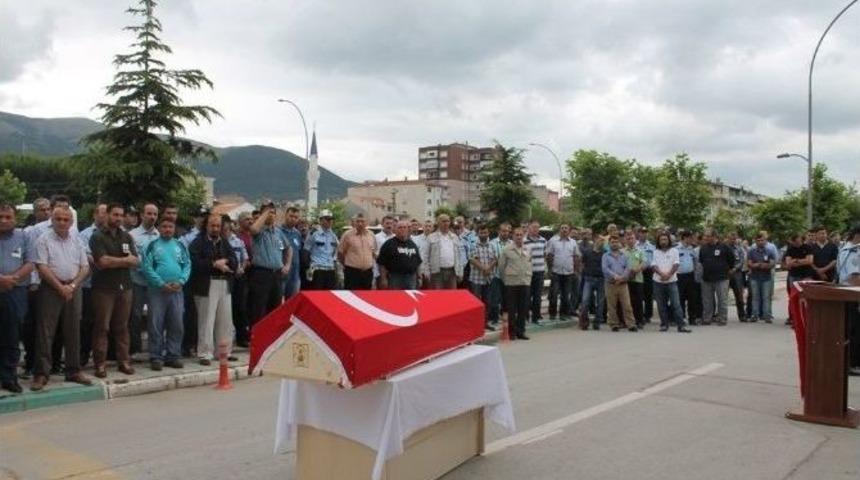 Polis Cenazesi Y&uuml;rekleri Burktu