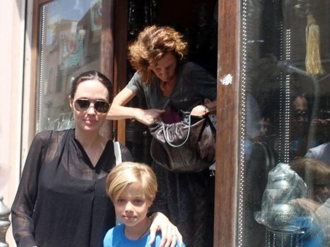 Hollywood Starı Jolie Mardin Sokaklarında Alışveriş Yaptı