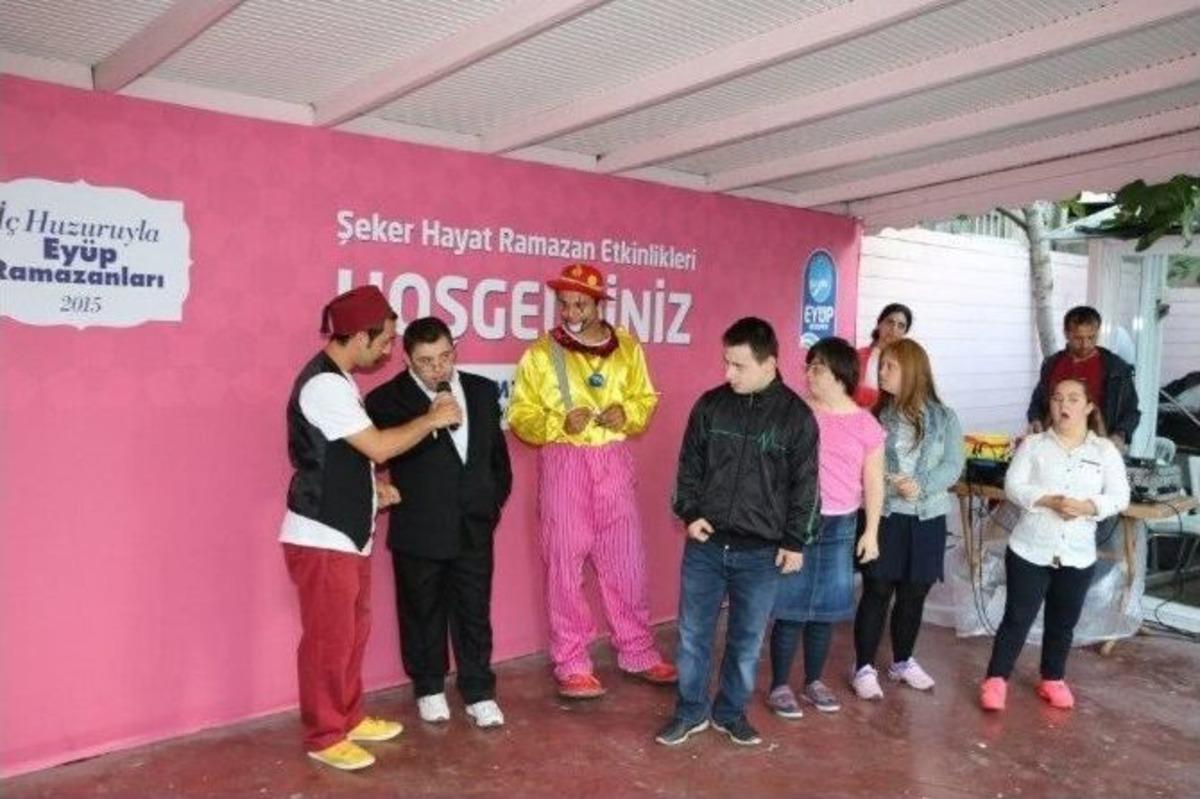 Ey&uuml;p Belediyesi&rsquo;nden Engellilere &Ouml;zel İftar