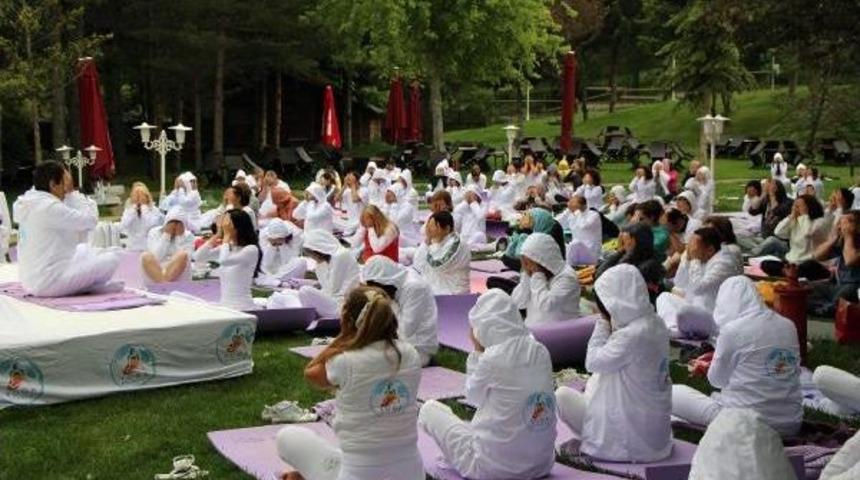 Abant'ta Yoga Yaptılar