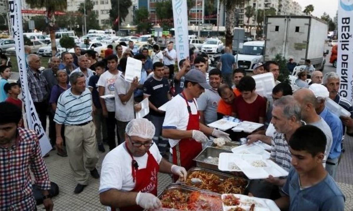 T&uuml;msiad Adana&rsquo;da İftar &Ccedil;adırı A&ccedil;tı