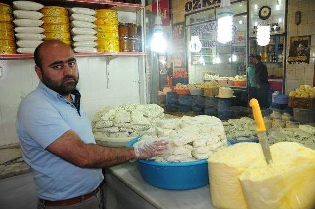 Van’da Otlu Peynirin Fiyatı El Yakıyor