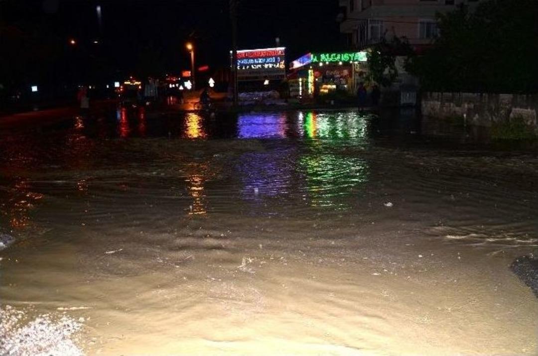 Şiddetli Yağış Osmancık&rsquo;ta Sele Neden Oldu