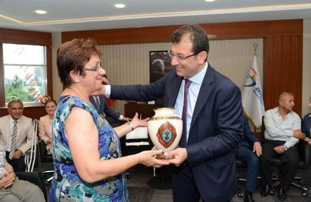 Rum M&uuml;badiller Baba Evinde