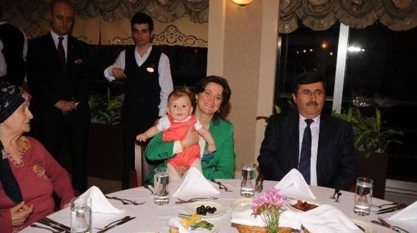 Vali &Ouml;z&rsquo;den Anlamlı İftar