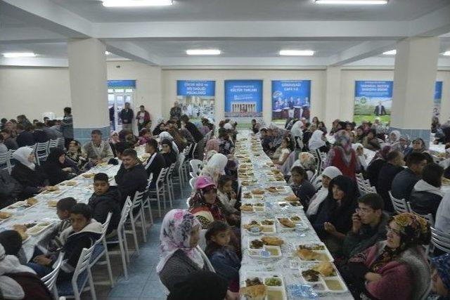 Bereketin Paylaşıldığı İlk Adres Gündüzler Mahallesi Oldu