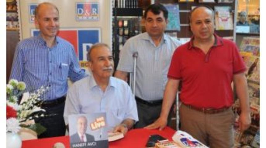 Hanefi Avcı, Adana'da Kitapseverlerle Buluştu