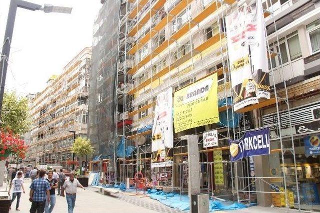 ‘çiftlik Cadde Avm’de Yüzde 50 Tamam