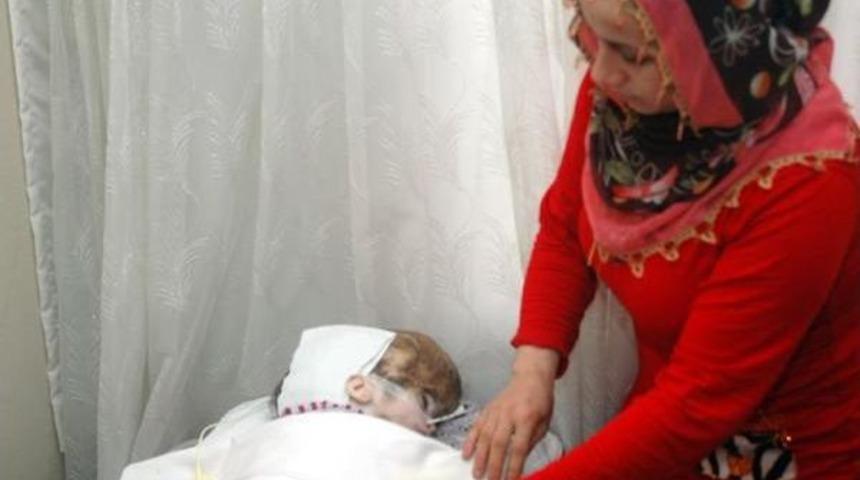 Aleyha Kendisini Hayatta Tututacak Yardım Elini Bekliyor