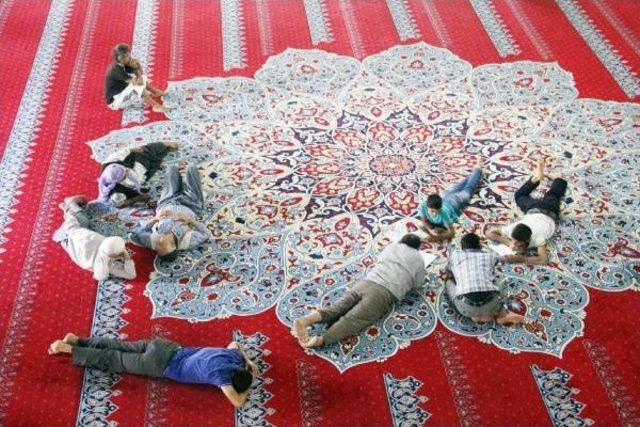 Camilerde &Ouml;nce Namaz Sonra Uyku 2