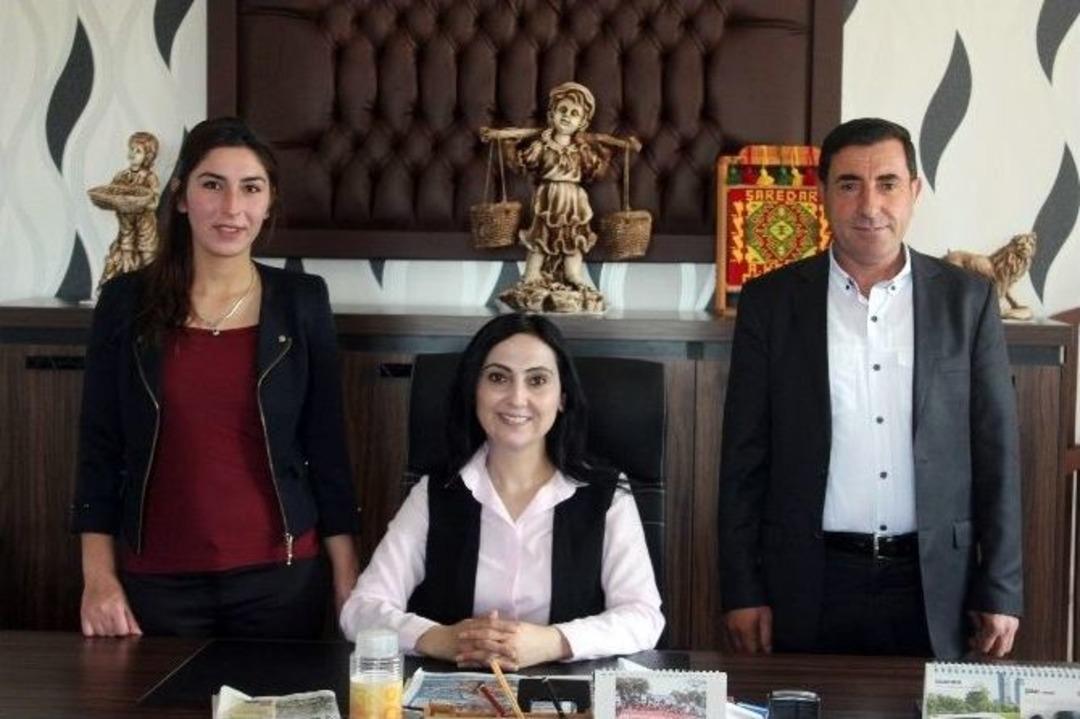 Hdp Eş Genel Başkanı Y&uuml;ksekdağ Saray&rsquo;da