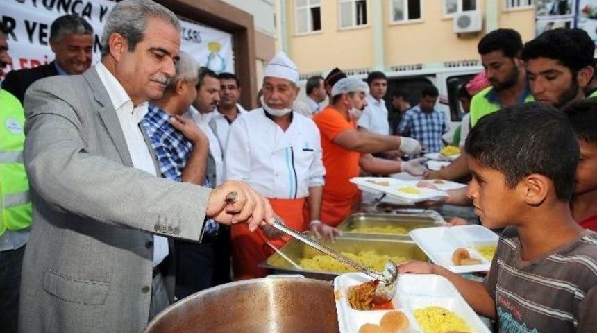 Başkan Demirkol, Suriyelilerle İftar Yaptı