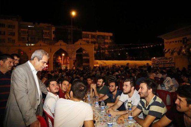Başkan Demirkol, Suriyelilerle İftar Yaptı 3