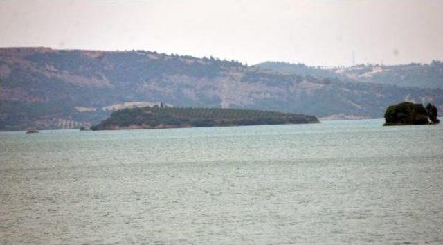 Adana da Tekne Faciası Son Anda &Ouml;nlendi 1