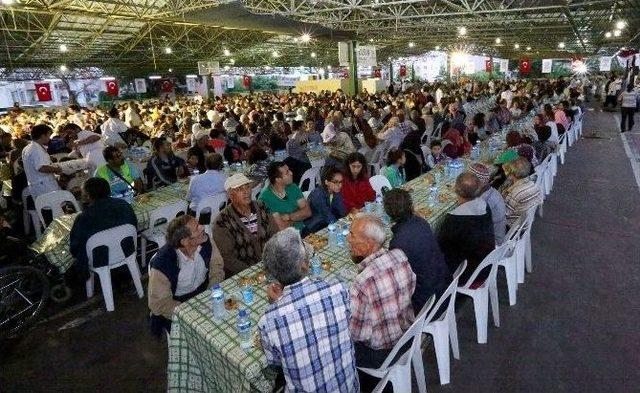 Başkan Zolan Pelitlibağ&rsquo;da İftar Yaptı 1