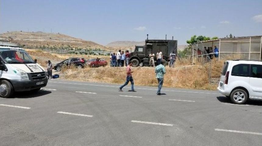 Ilısu Barajı İş&ccedil;ileri Silahlı Saldırıya Uğradı: 3 Yaralı