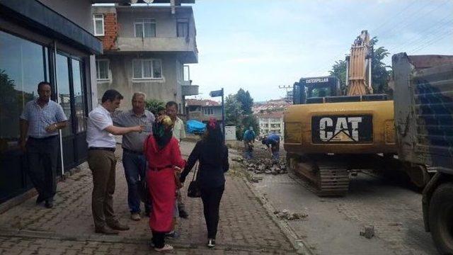 Yeni Mahalleye Sıcak Asfalt