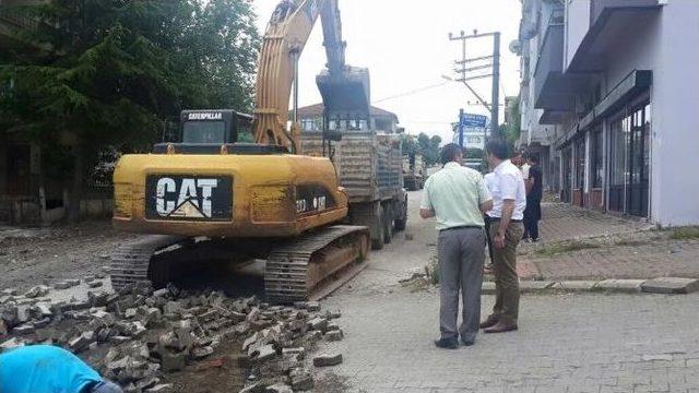 Yeni Mahalleye Sıcak Asfalt