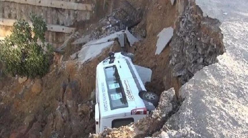 &Uuml;sk&uuml;dar'da Alışveriş Merkezi Inşaatında G&ouml;&ccedil;&uuml;k