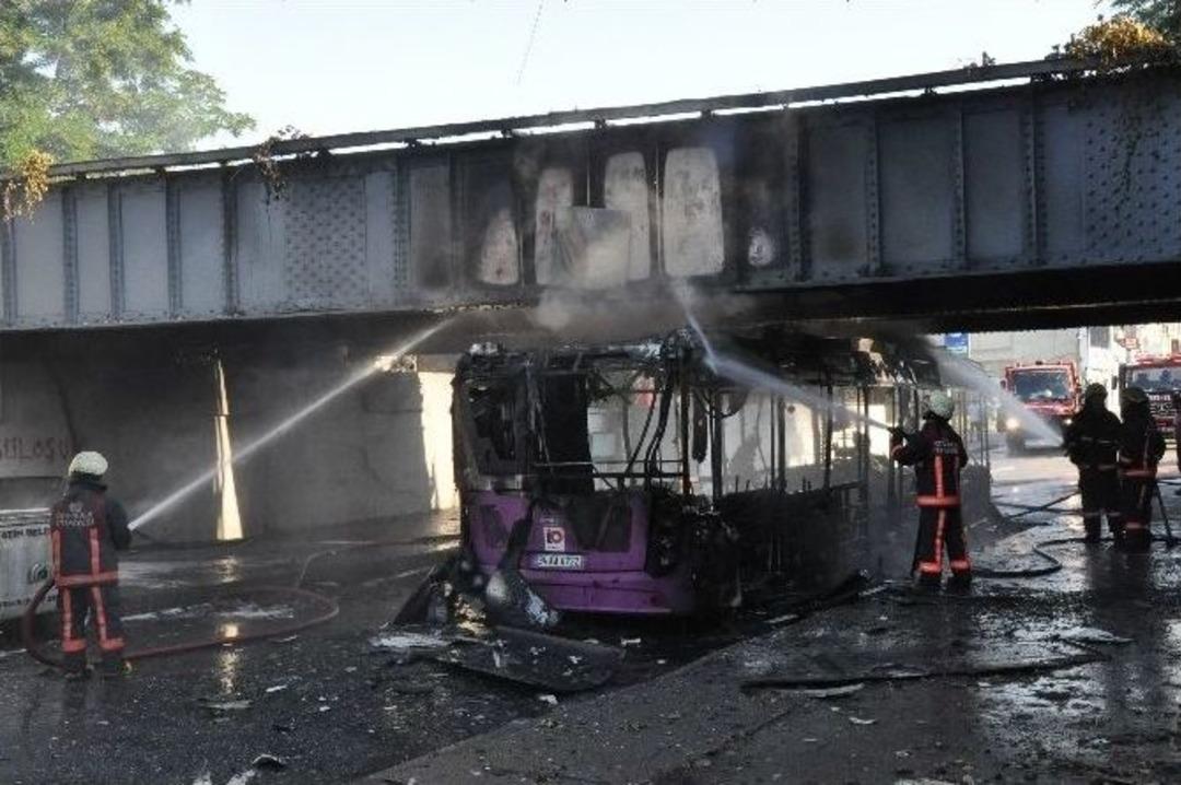 Fatih&rsquo;te Belediye Otob&uuml;s&uuml; Patladı: 1 Yaralı