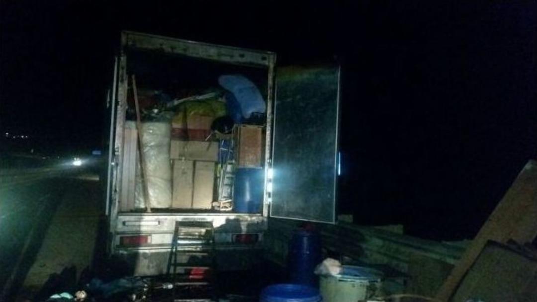 Osmaneli&rsquo;de Ev Eşyası Taşıyan Kamyon Alev Aldı