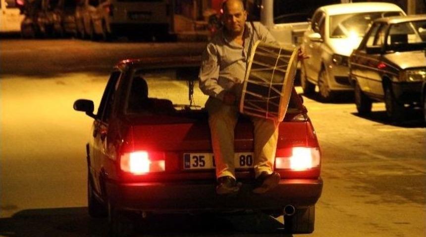 Otomobil &Uuml;zerinde Ramazan Davulcusu