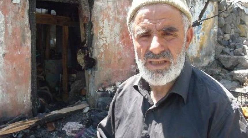 Kağıt Toplarken Evi Yandı