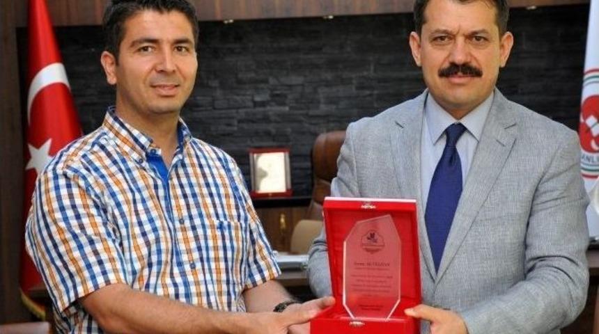 Sosyal Bilimler Lisesi&rsquo;nden Başsavcı Yeldan&rsquo;a Teşekk&uuml;r Plaketi