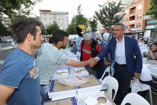 Gebze’de İki Mahalle Bir Sofrada Buluştu