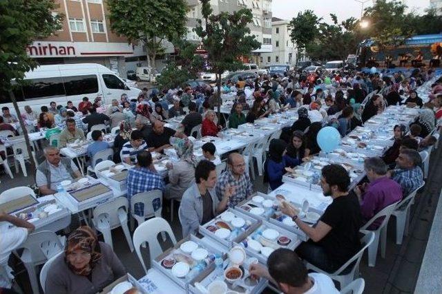 Gebze’de İki Mahalle Bir Sofrada Buluştu