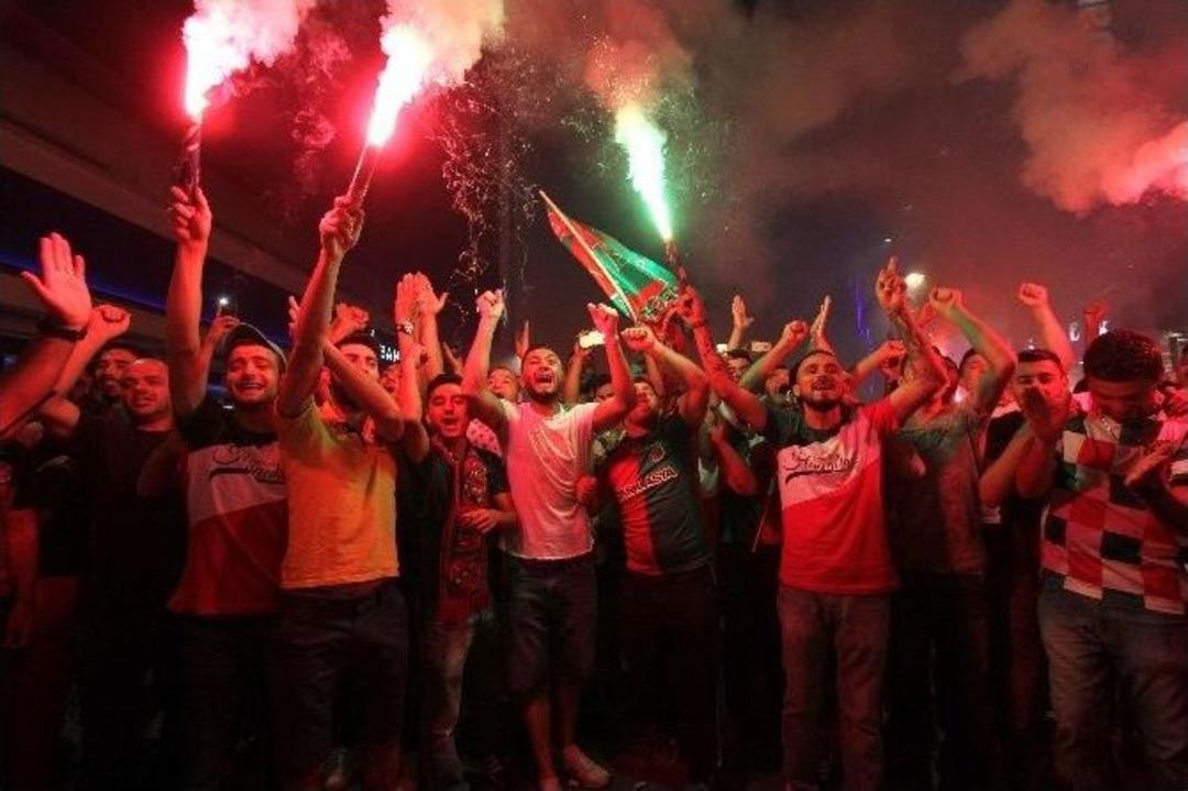 Karşıkaya&rsquo;da Coşkulu Kutlama