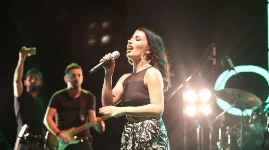 Mersin&rsquo;de İrem Derici Coşkusu