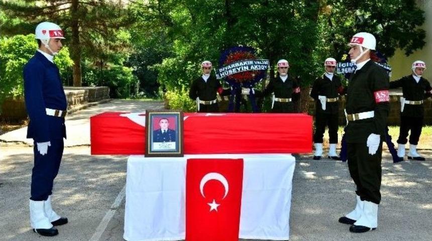 Diyarbakır&rsquo;da Kazada &Ouml;len Jandarma Komutanı İ&ccedil;in T&ouml;ren D&uuml;zenlendi